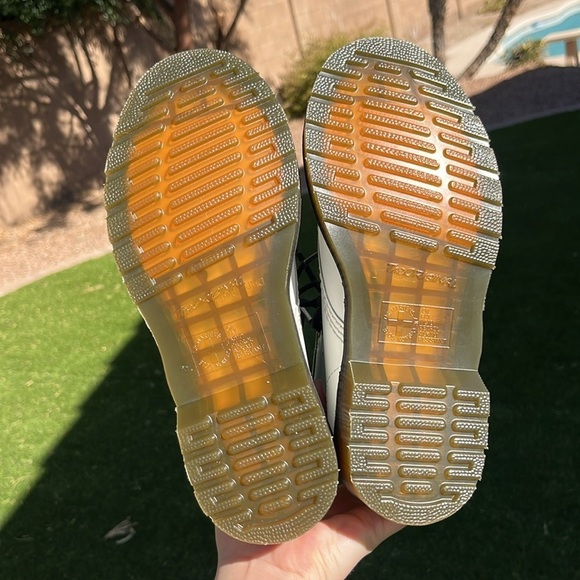 NWT DR MARTENS 1460 Smooth Leather Lace Up Boots! - Picture 11 of 16